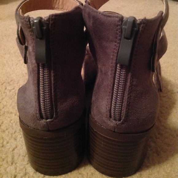 Strappy Heels - Picture 3 of 4